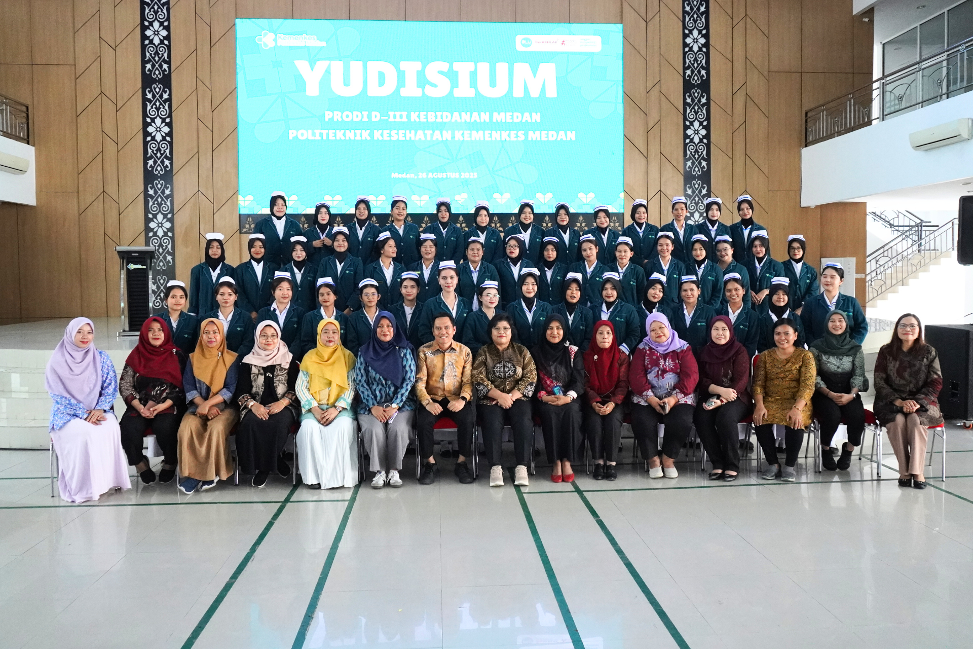 YUDISIUM D-III & STR KEBIDANAN MEDAN