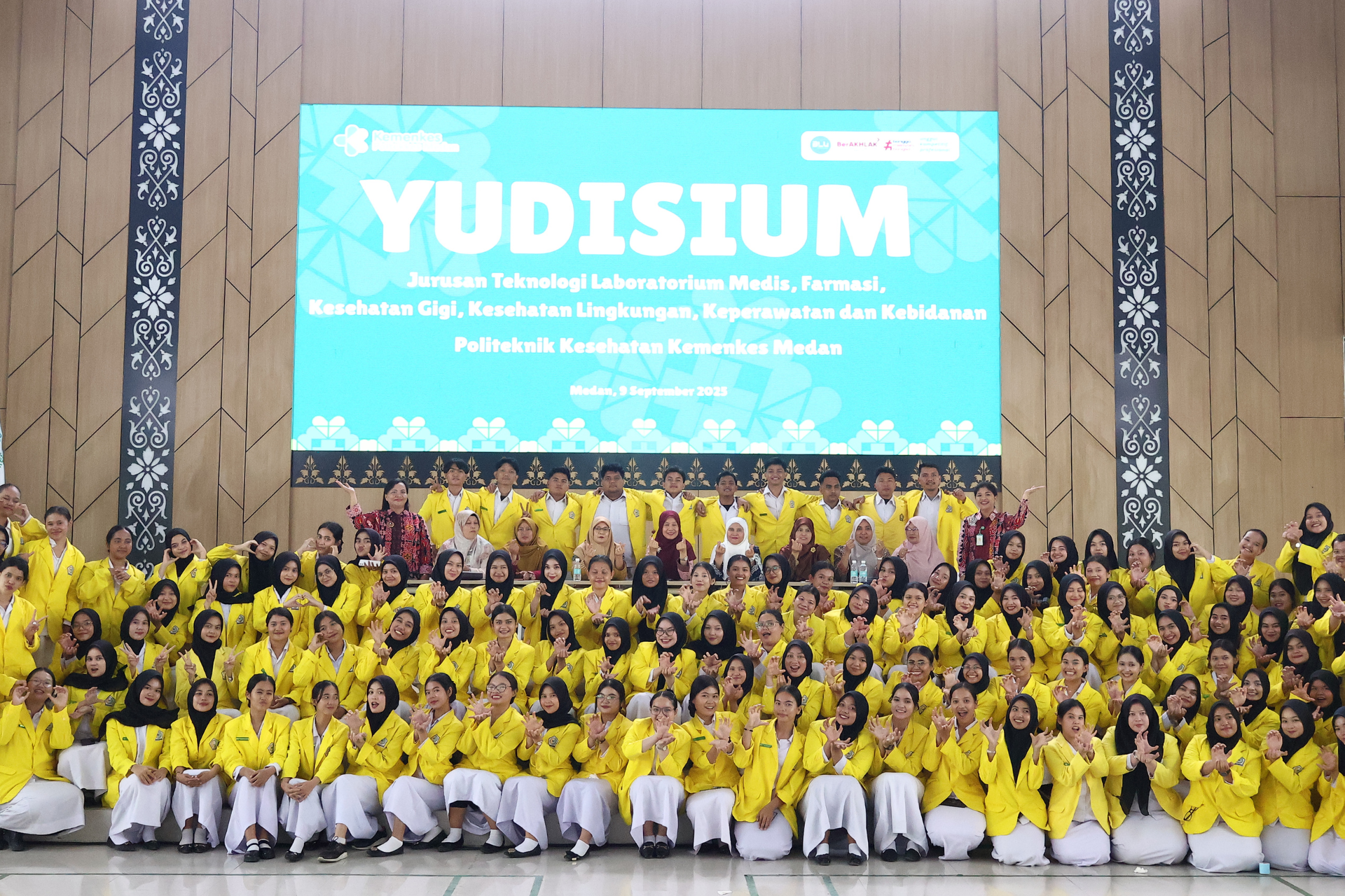 YUDISIUM Jurusan Teknologi Laboratorium Medis, Farmasi,  Kesehatan Gigi, Kesehatan Lingkungan, Keperawatan dan Kebidanan
