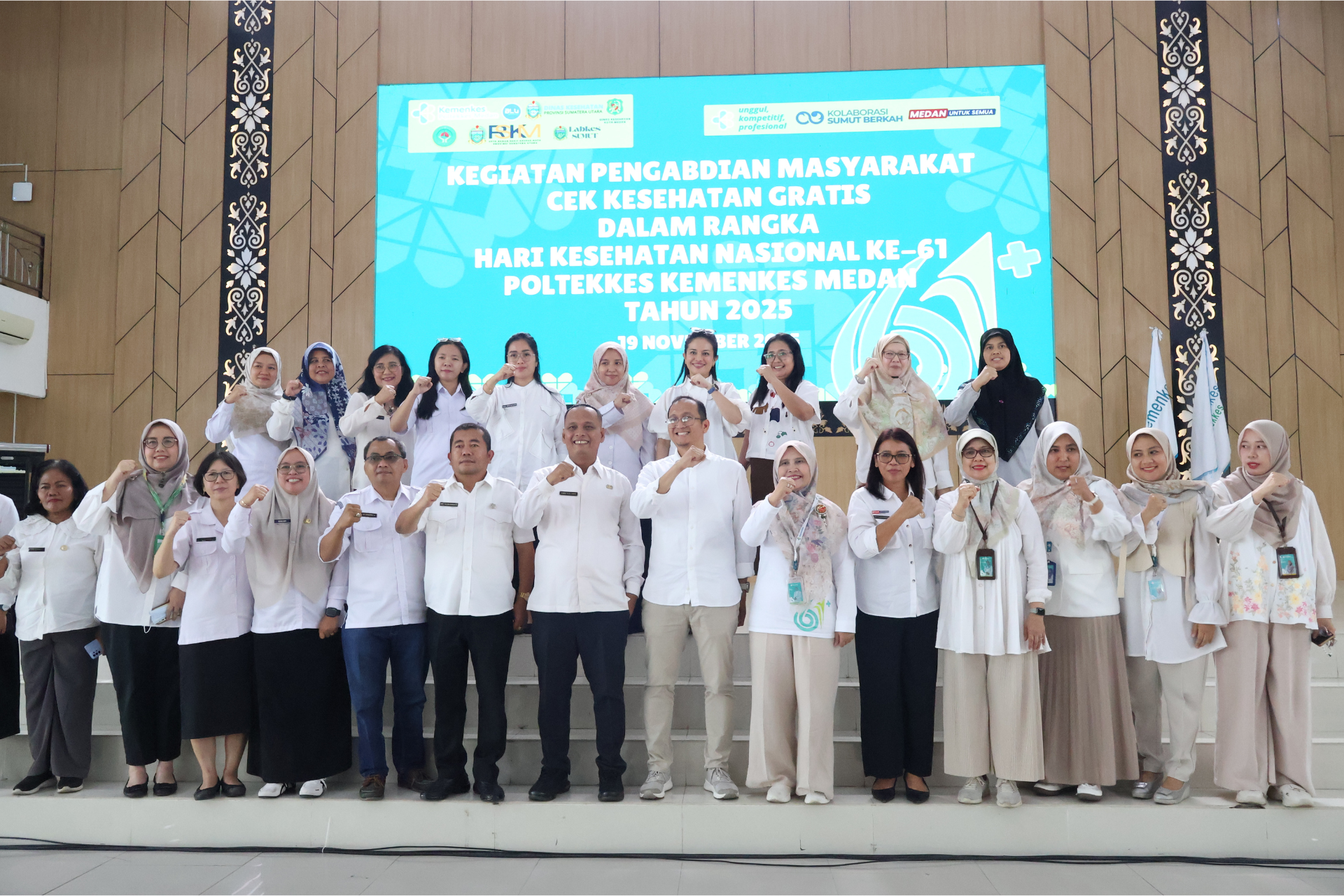 Kegiatan Pengabdian Masyarakat Cek Kesehatan Gratis dalam Rangka Hari Kesehatan Nasional Ke-61 Poltekkes Kemenkes Medan Tahun 2025