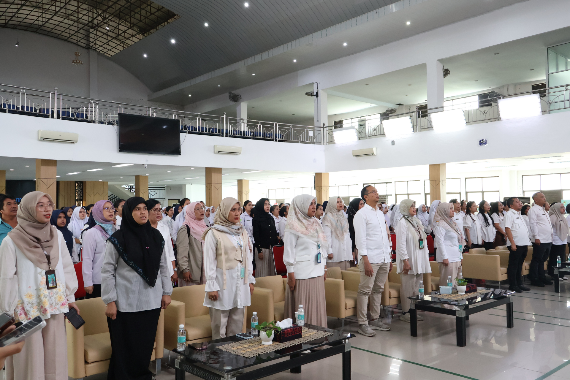 Kegiatan Pengabdian Masyarakat Cek Kesehatan Gratis dalam Rangka Hari Kesehatan Nasional Ke-61 Poltekkes Kemenkes Medan Tahun 2025